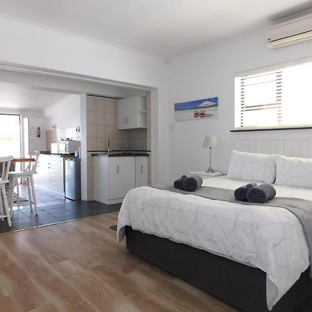 Rivertides Self Catering Guest House Velddrif Exterior photo